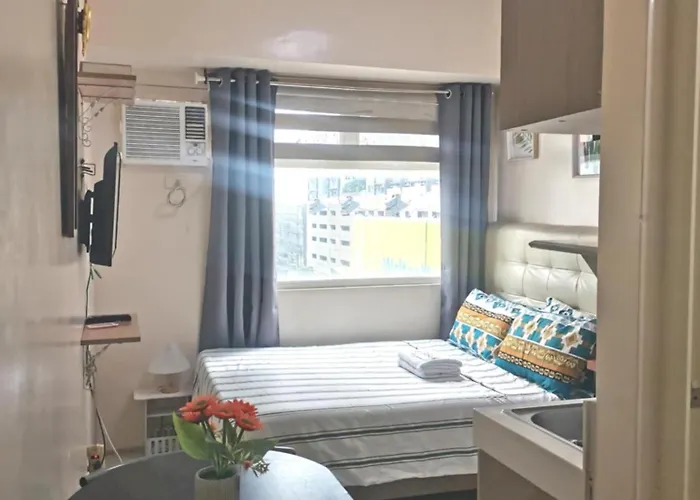 アパートホテル Staycation Condotel Urban Deca Tower Edsa Mandaluyong